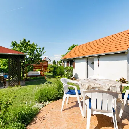 Dom wakacyjny Pergola By Interhome *