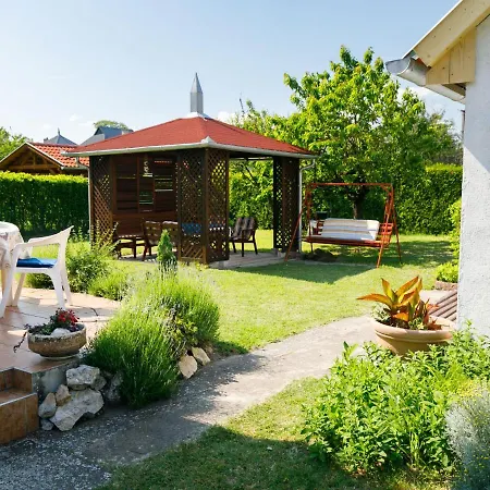 Dom wakacyjny Pergola By Interhome